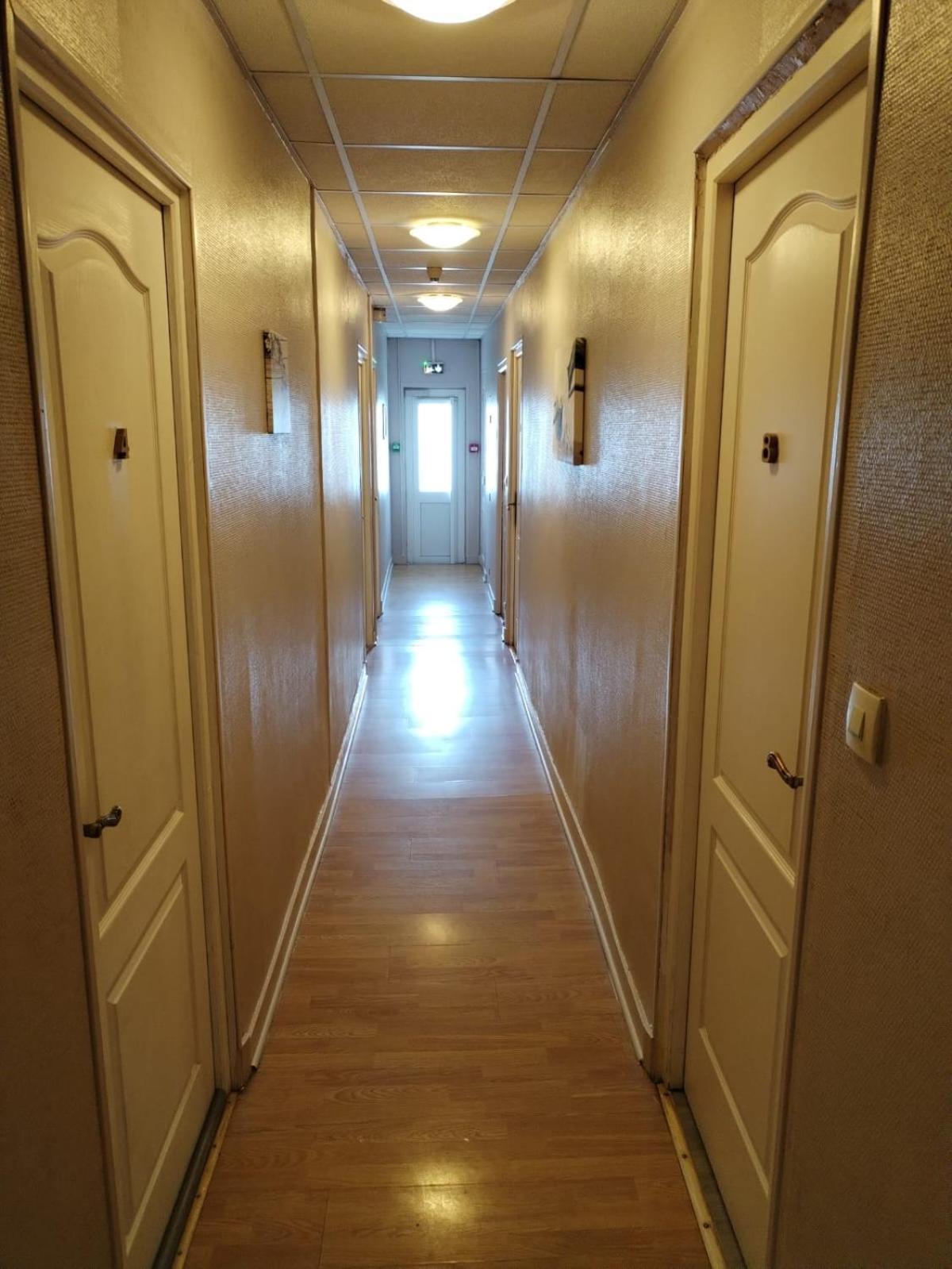 Hotel Aux Trois Rois Pont-Sur-Yonne Esterno foto