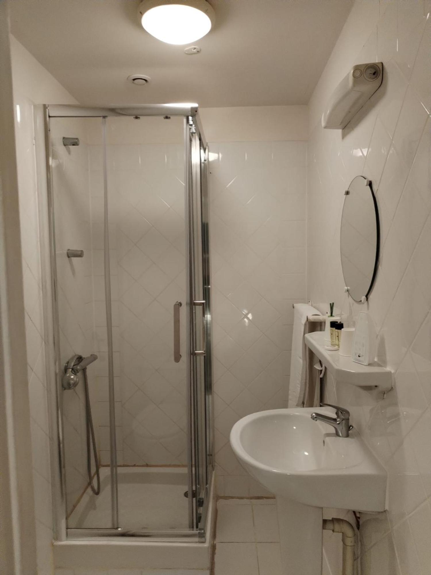 Hotel Aux Trois Rois Pont-Sur-Yonne Esterno foto